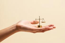 Türk Hukukunda Çekişmeli Boşanma Davasının Aşamaları ve Avukatın Rolü